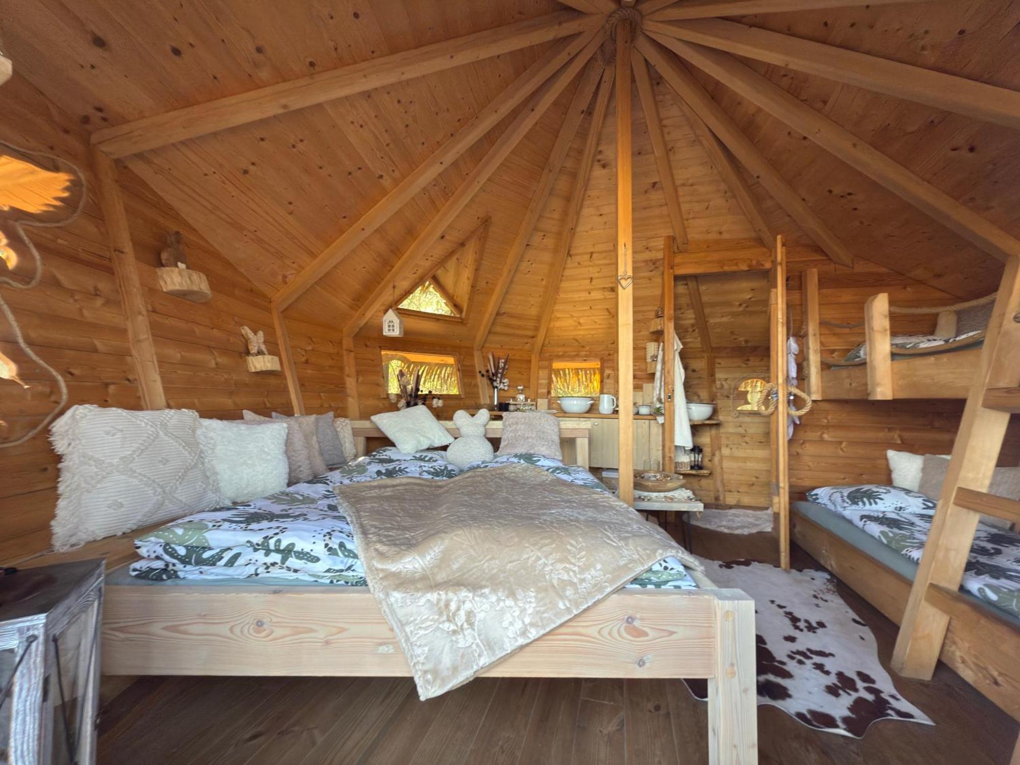 Treehouse U Rybnika Hotel Osecna Luaran gambar